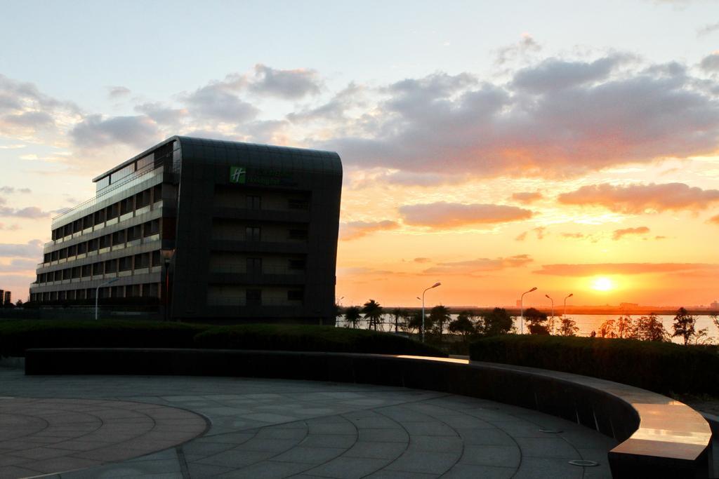 Holiday Inn Express Shanghai Nanhuizui Xangai Exterior foto