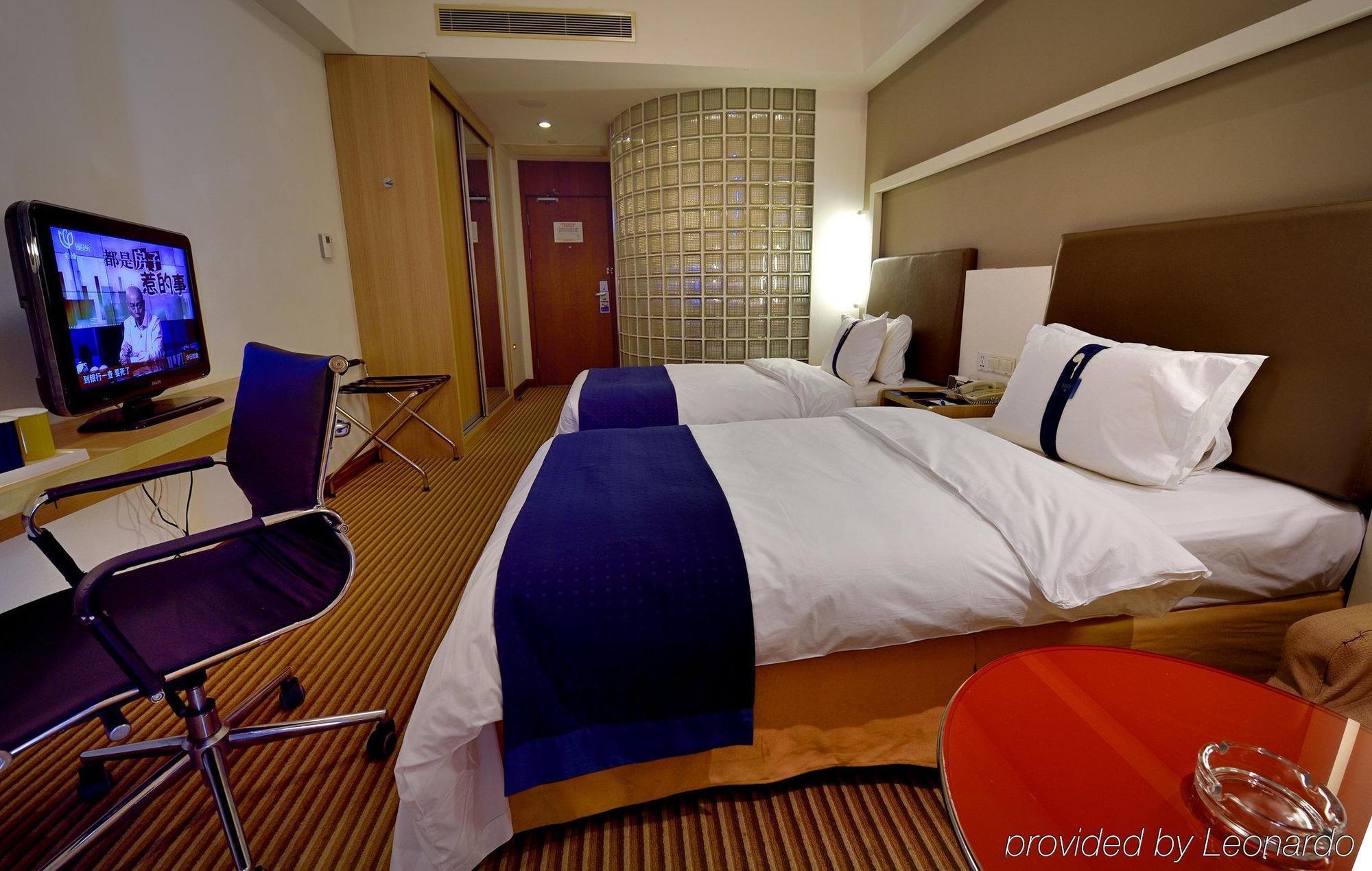 Holiday Inn Express Shanghai Nanhuizui Xangai Exterior foto