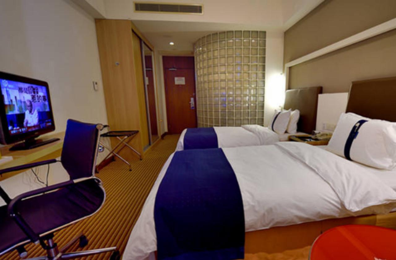Holiday Inn Express Shanghai Nanhuizui Xangai Exterior foto