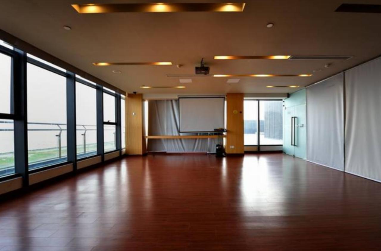 Holiday Inn Express Shanghai Nanhuizui Xangai Exterior foto