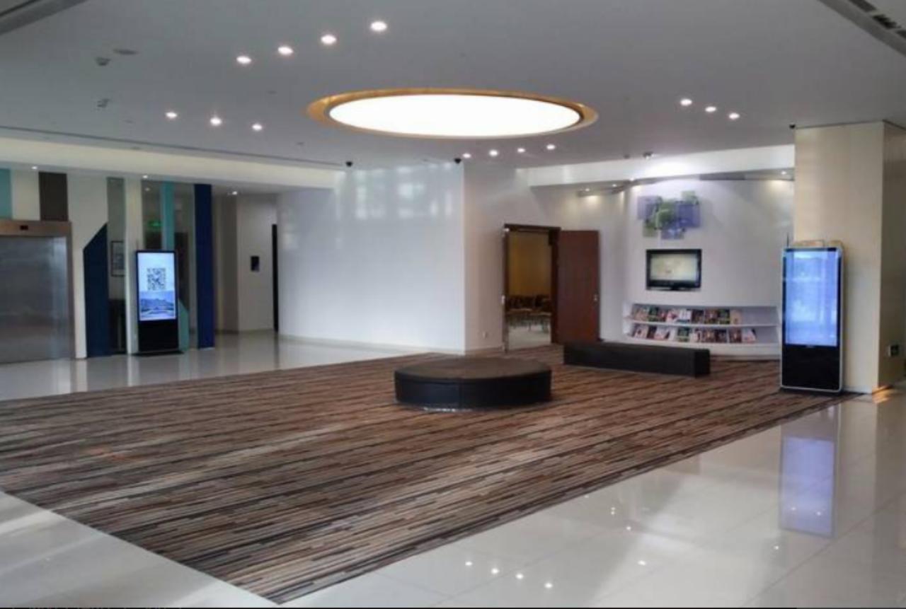 Holiday Inn Express Shanghai Nanhuizui Xangai Exterior foto