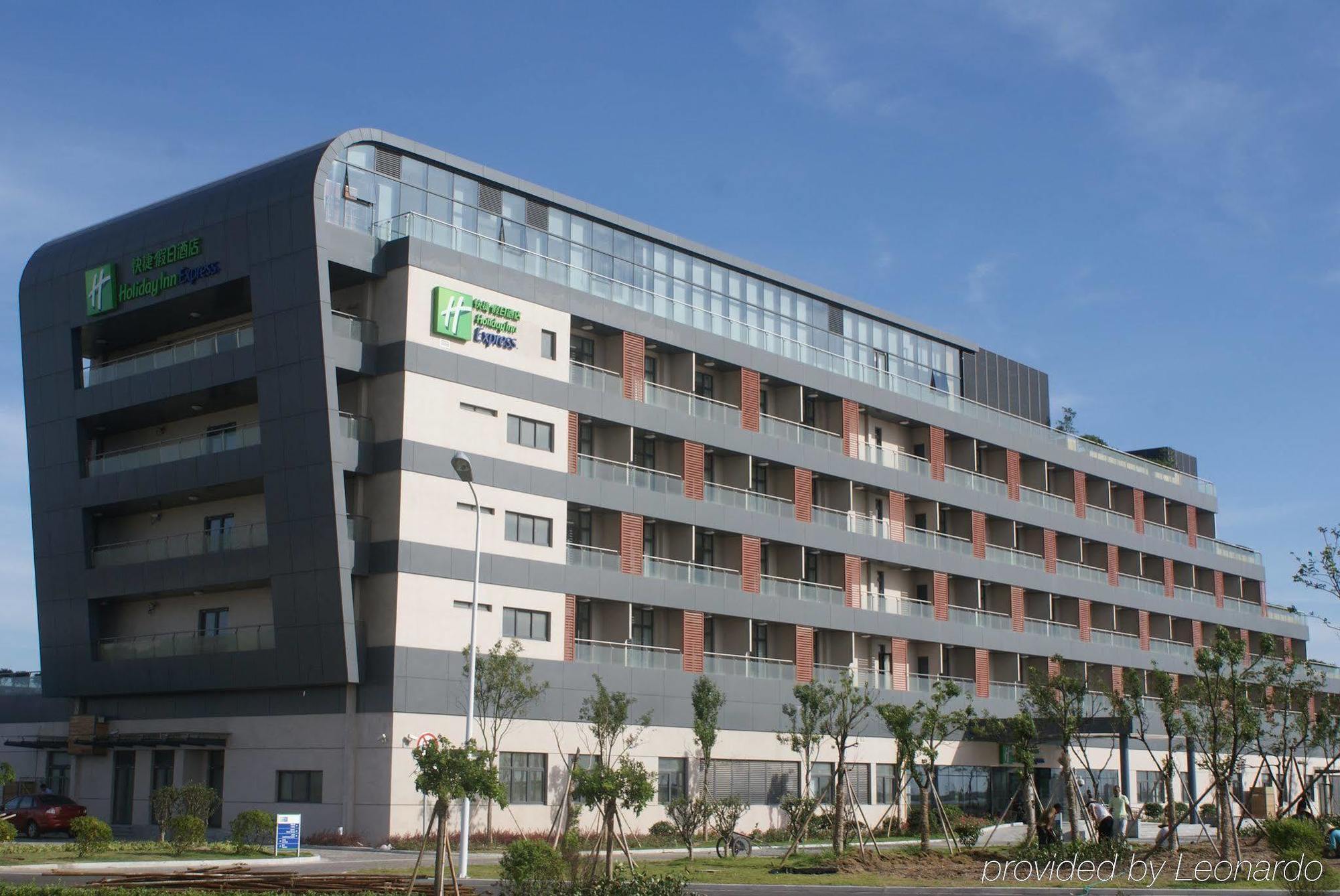 Holiday Inn Express Shanghai Nanhuizui Xangai Exterior foto